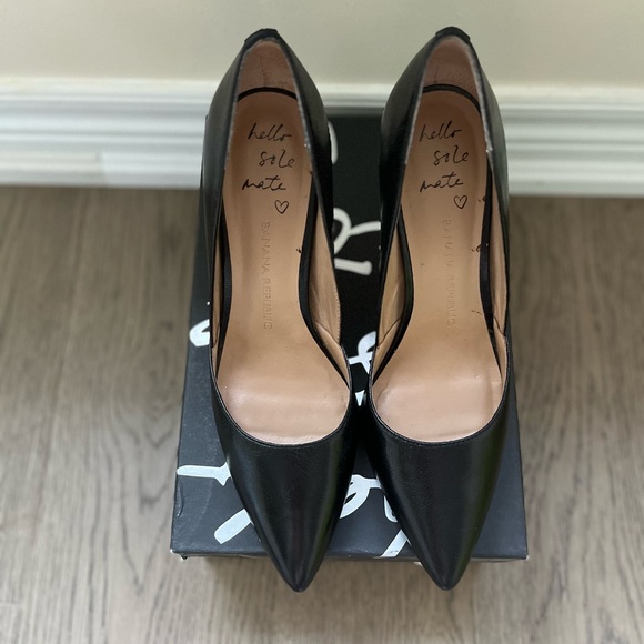 Black Banana Republic pointed heels - Picture 5 of 5